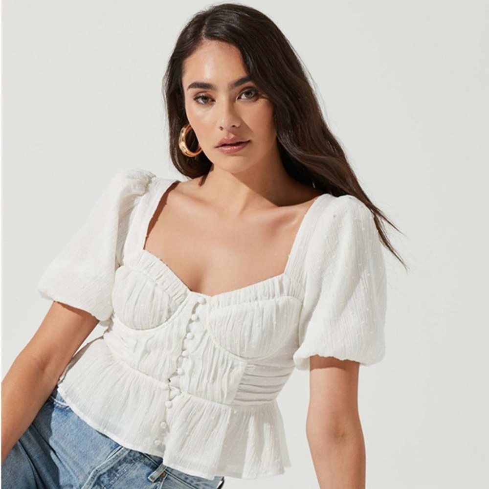 Astr Ruched Puff Sleeve Top - Picture 2 of 7